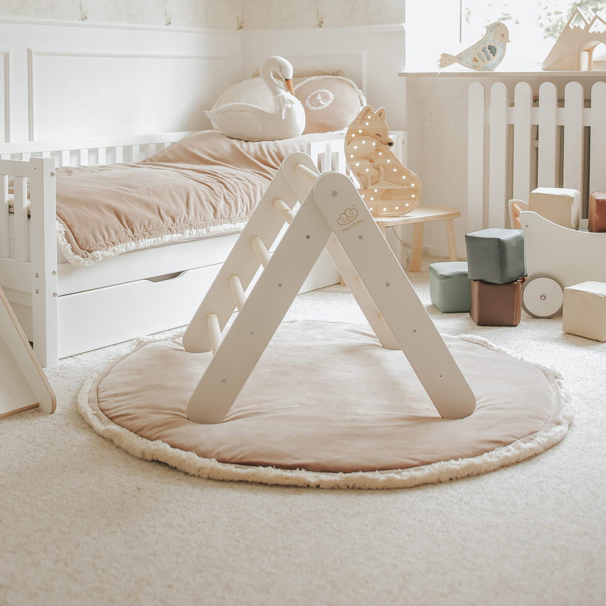 MeowBaby Wooden Climbing Ladder with Slide – White